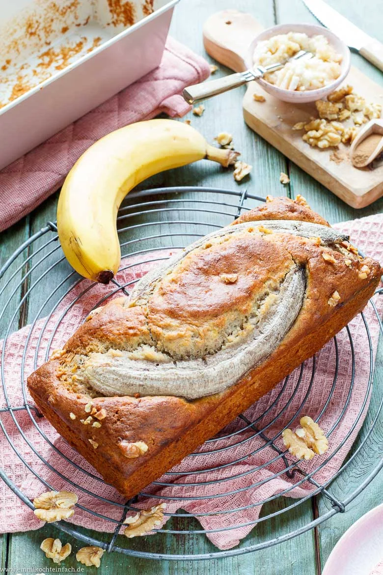 Saftiges Bananenbrot ganz einfach - www.emmikochteinfach.de