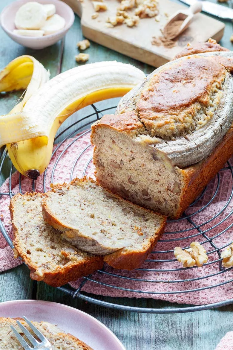 Saftiges Bananenbrot ganz einfach - www.emmikochteinfach.de
