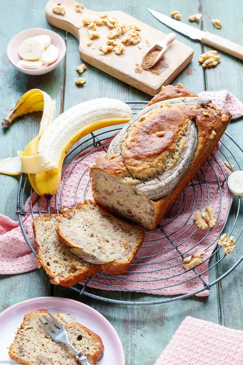 Saftiges Bananenbrot ganz einfach - www.emmikochteinfach.de