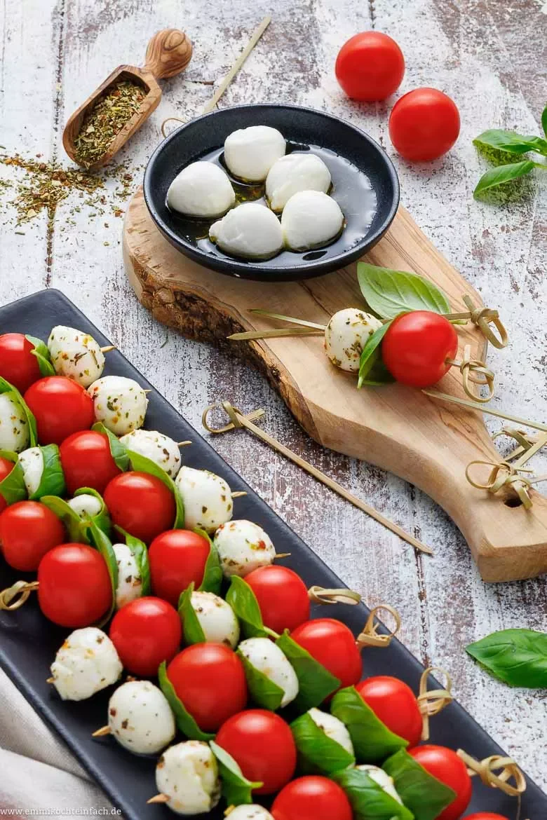 Schnelles Fingerfood - Tomate-Mozzarella-Spieße