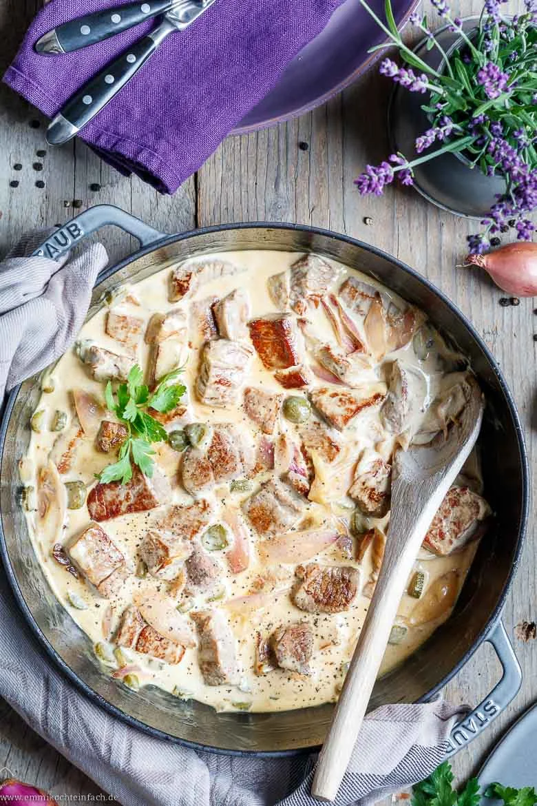 Schnelles Rahm-Rinderfilet Stroganoff - www.emmikochteinfach.de