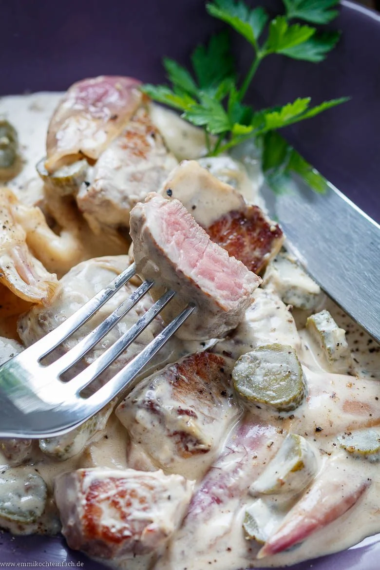 Schnelles Rahm-Rinderfilet Stroganoff - www.emmikochteinfach.de