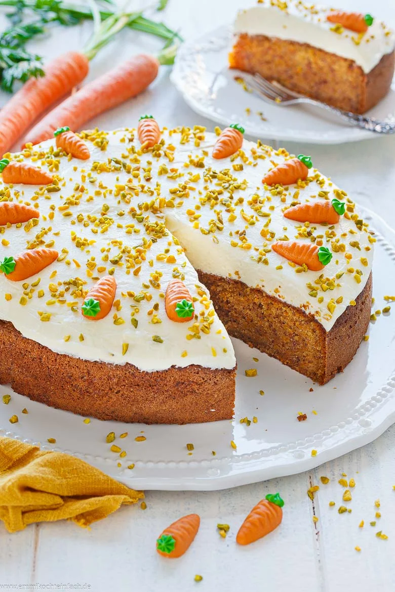 Selbst gebackener Möhrenkuchen
