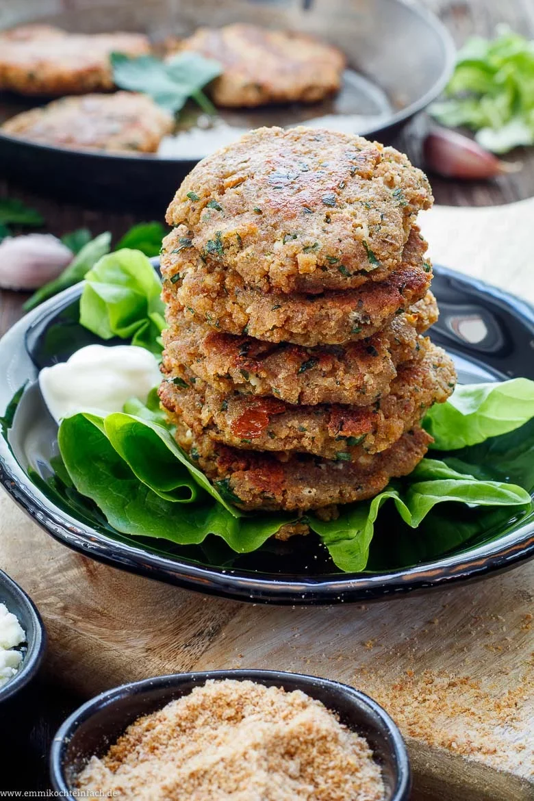 Semmelbrösel Frikadellen mit Feta - www.emmikochteinfach.de