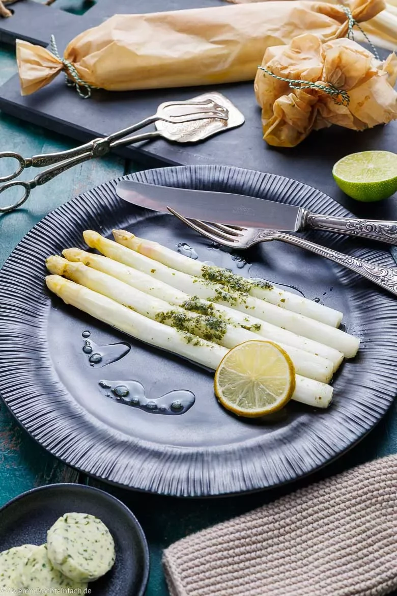 Weißen Spargel im Backofen garen