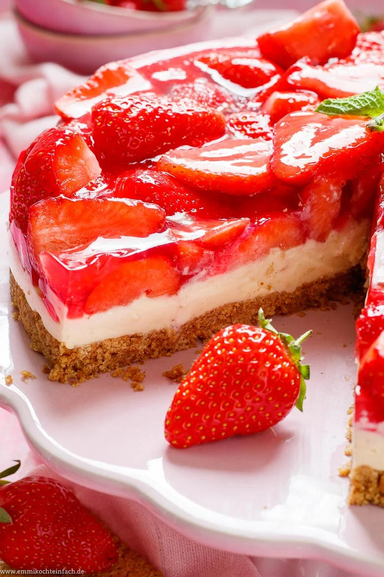 Sommerkuchen wie eine Erdbeertorte - www.emmikochteinfach.de