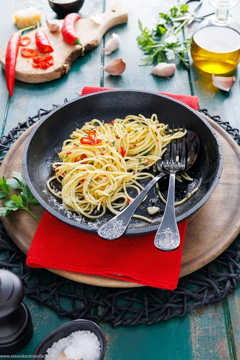 Spaghetti mit Olivenöl und Knoblauch