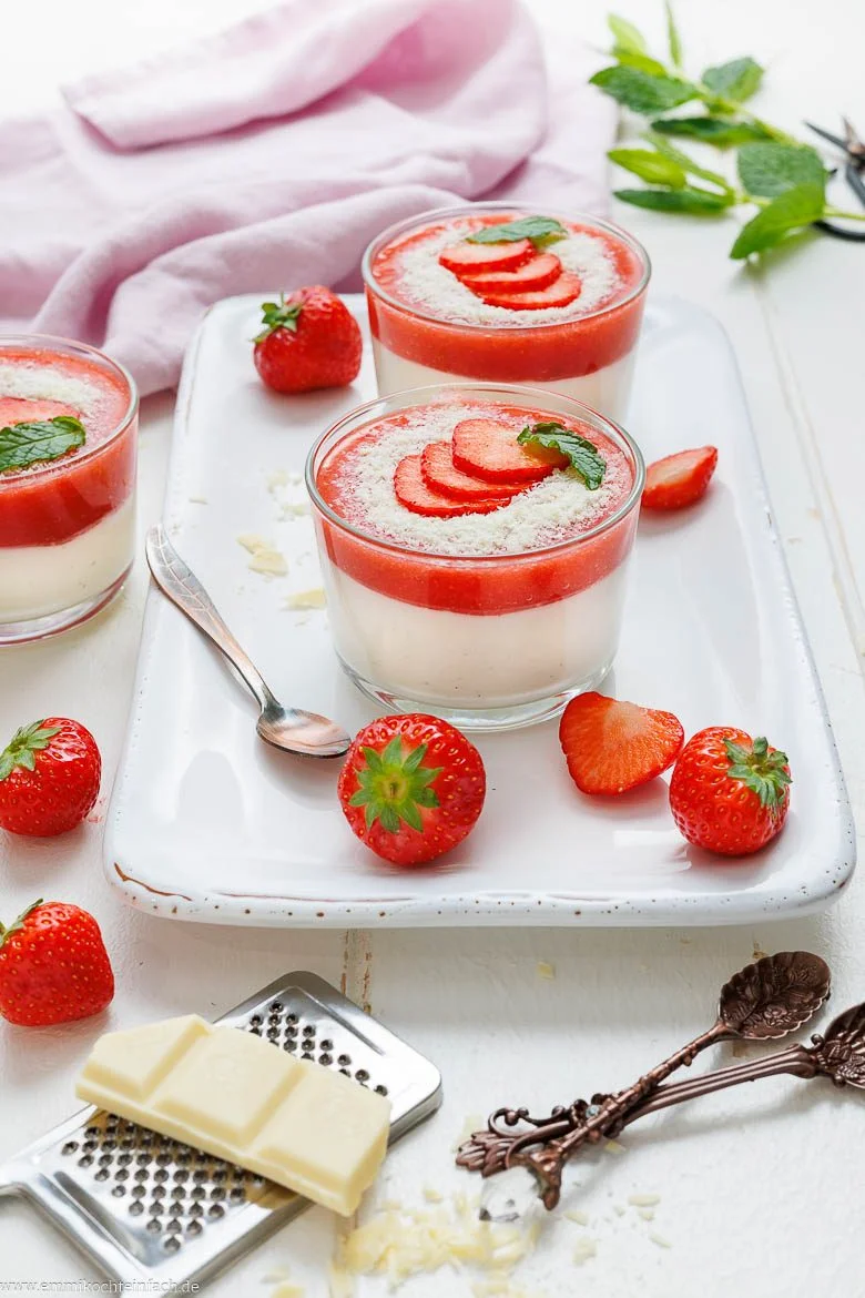 Spaghettieis-Dessert im Glas