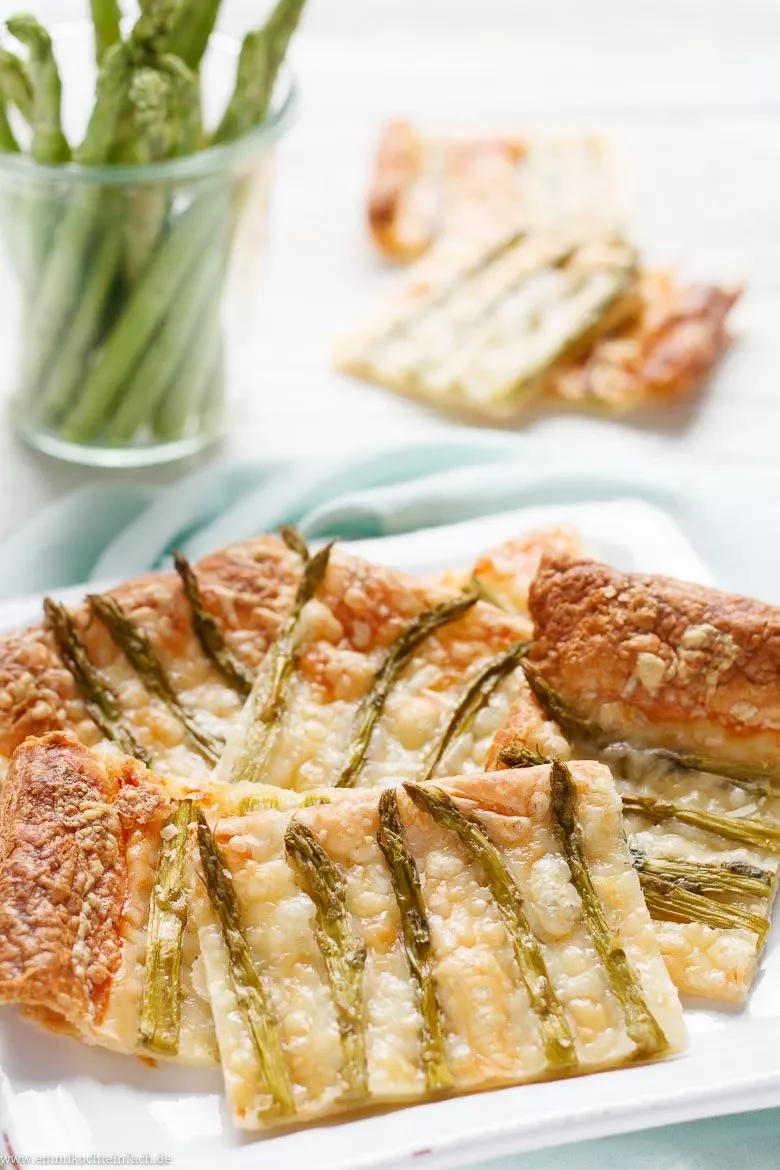 Tarte mit grünem Spargel