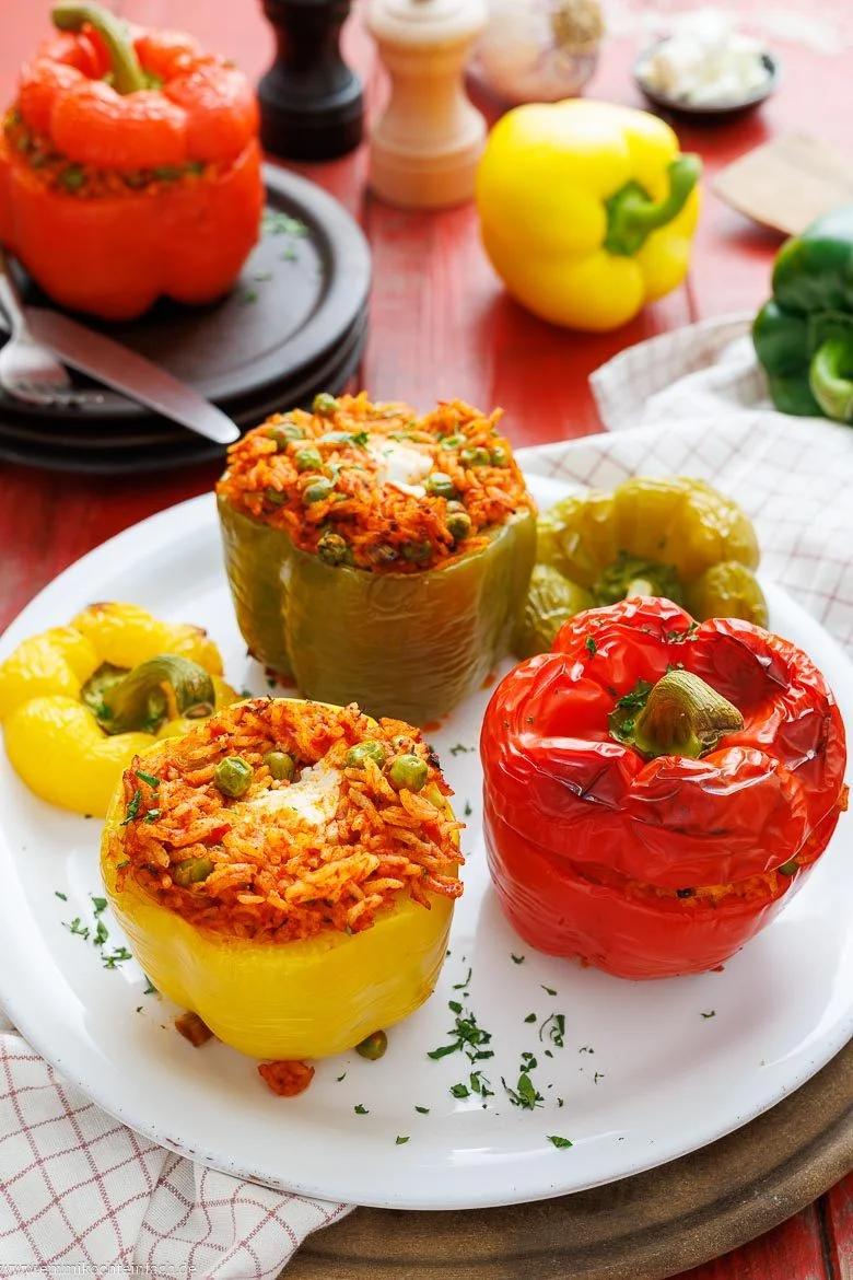 Gefüllte Paprika – vegetarisch mit Reis und Feta