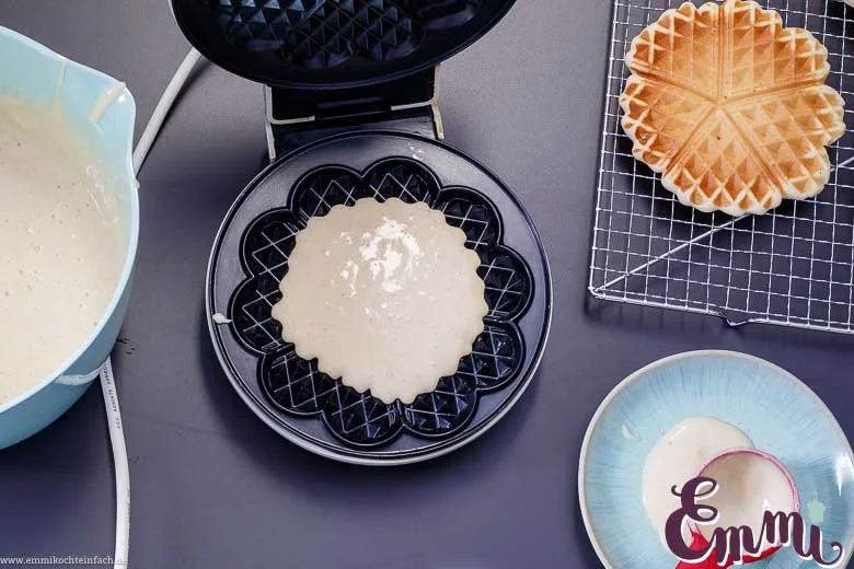 Waffelproduktion mit Waffeleisen
