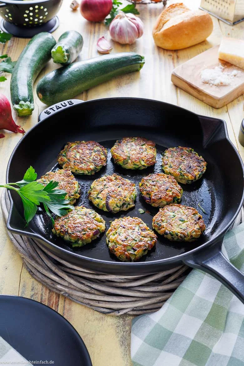 Zucchini Puffer – einfach & schnell
