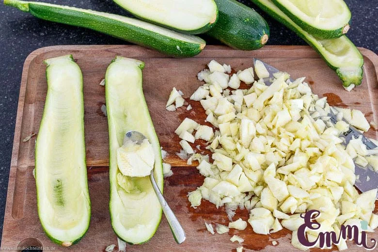 Zucchini Schiffchen - www.emmikochteinfach.de