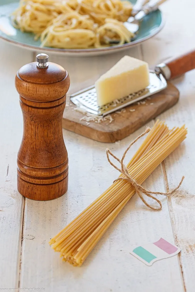Zutaten für Cacio e pepe