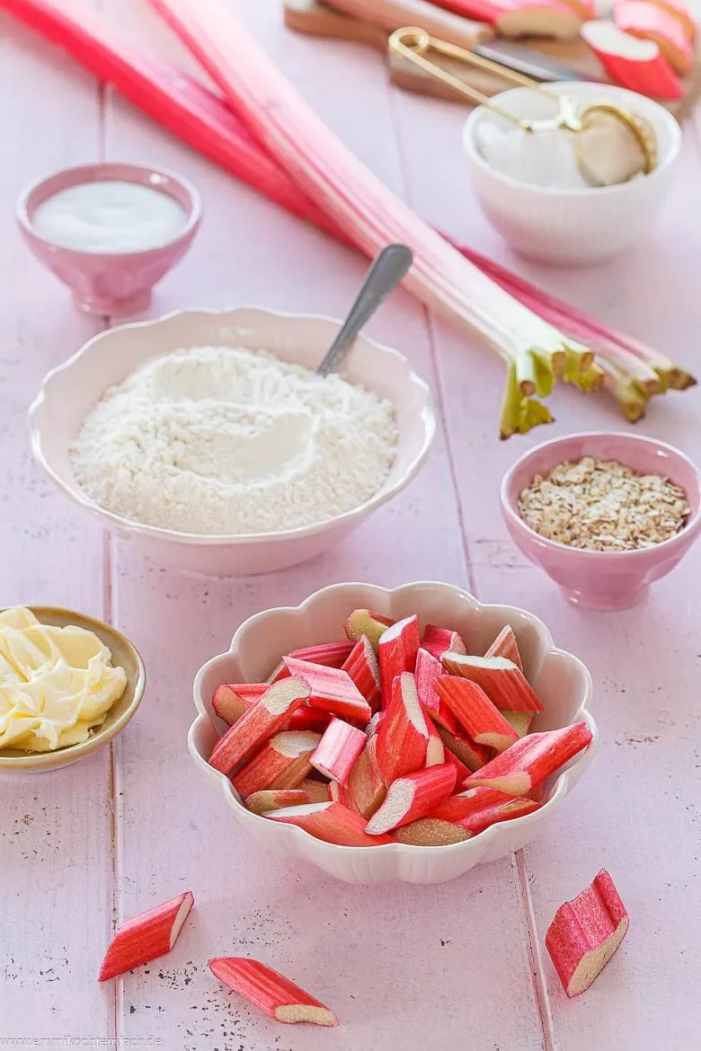Zutaten für den Rhabarber-Crumble
