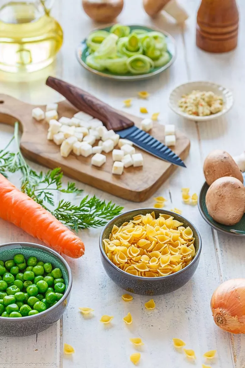 Zutaten für die gesunde Nudelsuppe