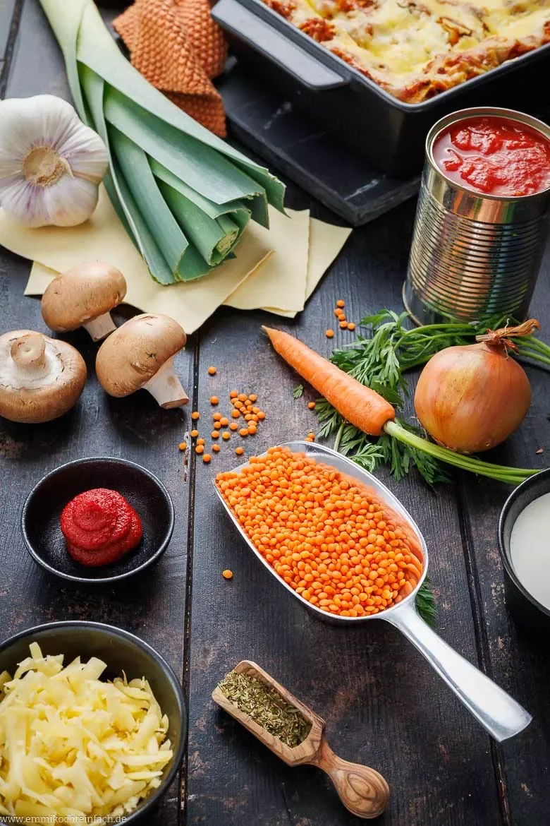 Zutaten für die Lasagne mit roten Lisen