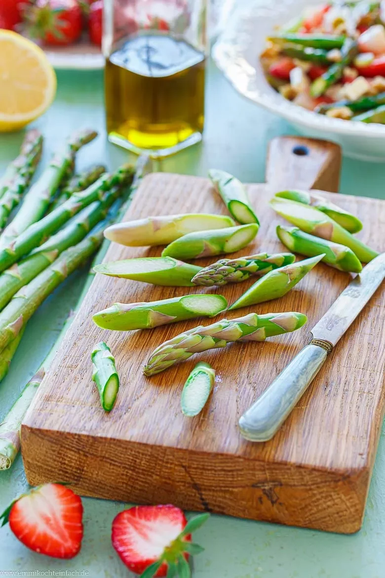 Zutaten für grünen Spargelsalat