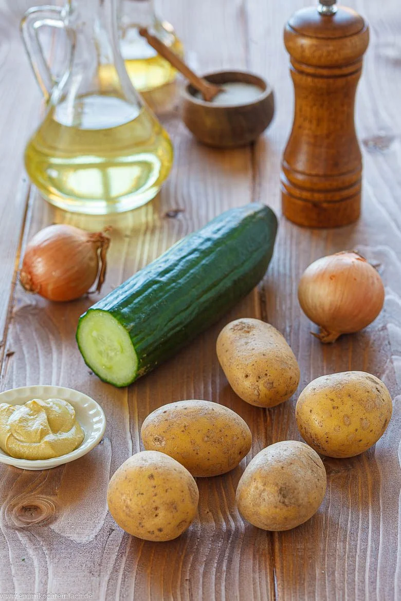 Zutaten für Kartoffelsalat mit Gurke
