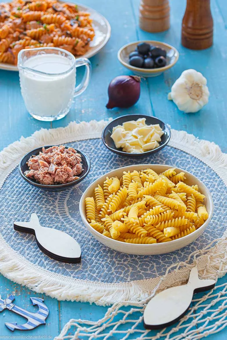 Zutaten für Nudeln mit Thunfisch